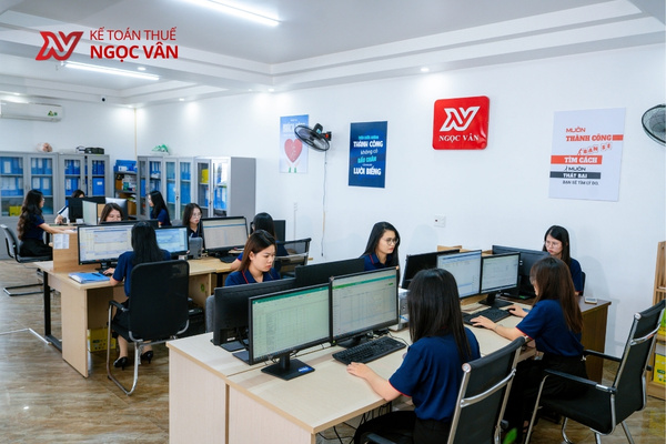 đối tượng tham gia BHXH bắt buộc