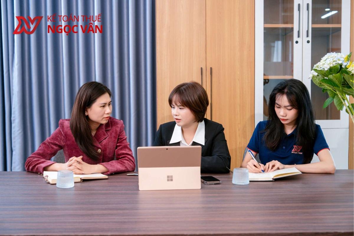 Hợp đồng giao khoán có phải đóng BHXH không?