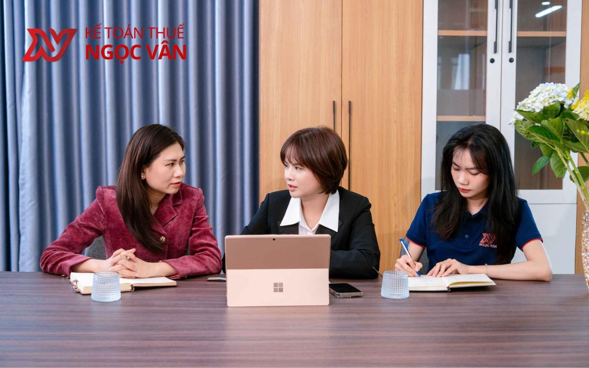 kế toán thuế lương bao nhiêu